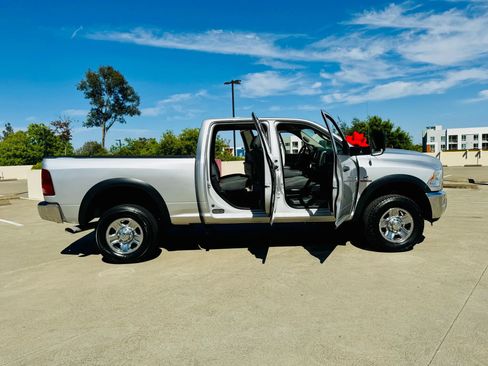 Used 2018 RAM 2500 Tradesman w/ Chrome Appearance Group image 34