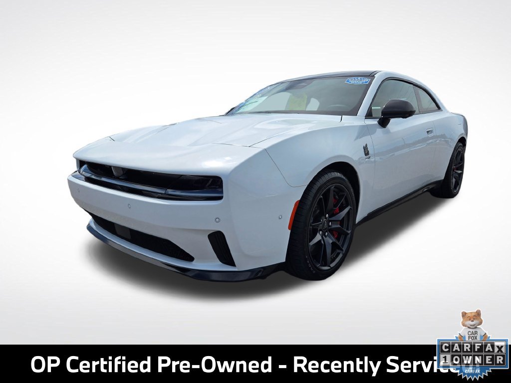 Used 2025 Dodge Charger Daytona Scat Pack w/ Track Pack AWD/4WD image 3