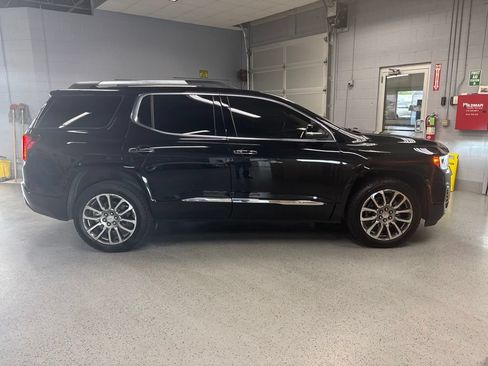 Used 2023 GMC Acadia Denali w/ Denali Ultimate Package FWD image 9