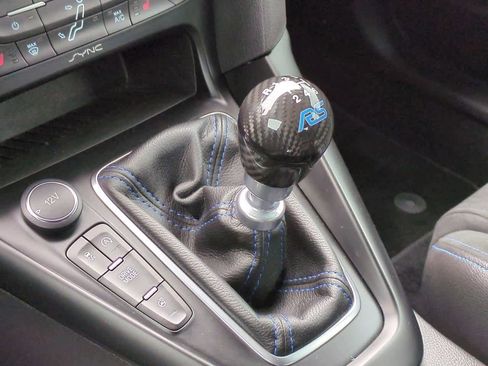 Used 2017 Ford Focus RS image 32