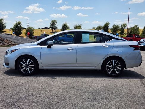 Used 2025 Nissan Versa SV FWD image 4