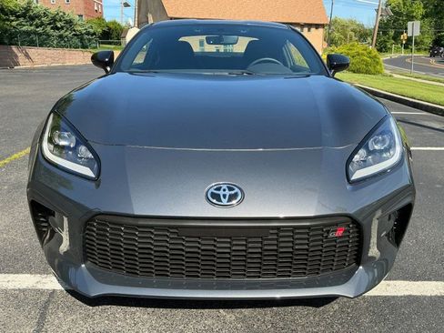 Used 2025 Toyota GR86 w/ ALL Weather Mat Package (TMS) RWD image 2