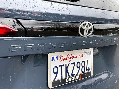 Certified 2025 Toyota Grand Highlander XLE image 30