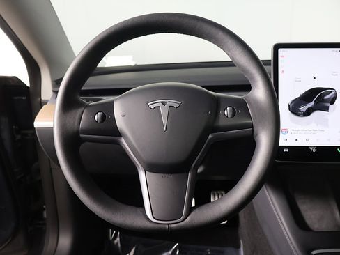 Used 2023 Tesla Model 3 Performance image 30