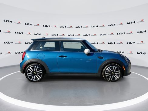Used 2023 MINI Cooper SE image 9