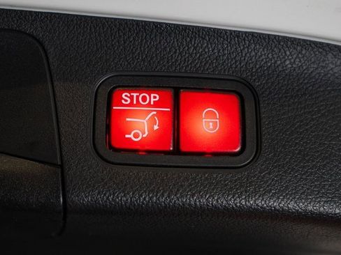 Certified 2023 Mercedes-Benz GLA 250 4MATIC image 33