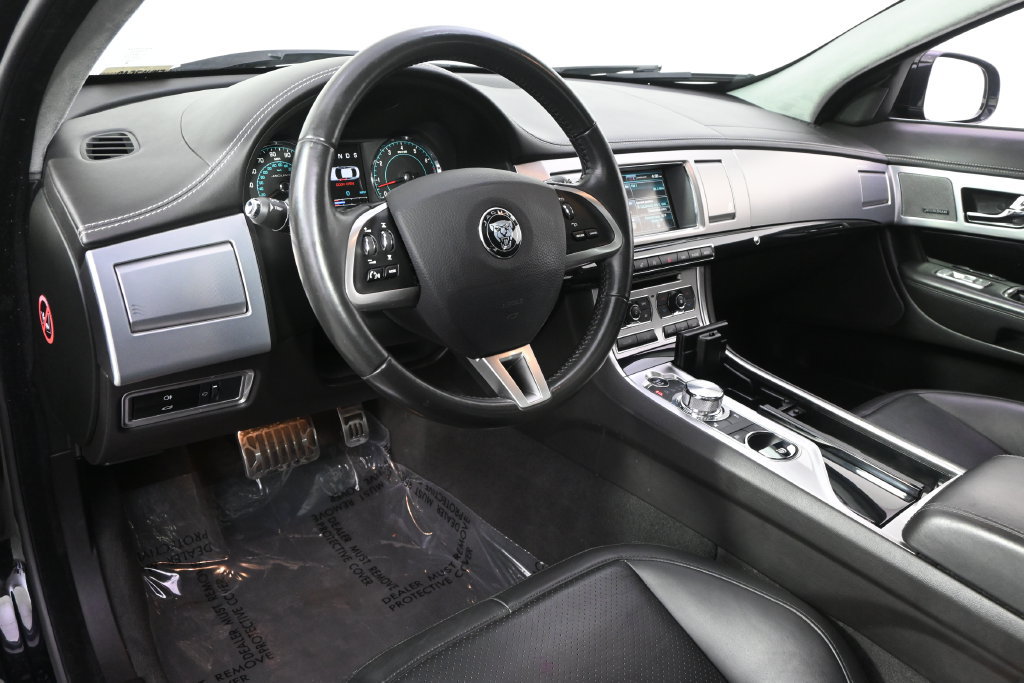 Used 2014 Jaguar XF Supercharged RWD image 11