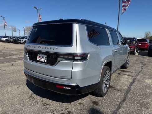 Used 2024 Jeep Grand Wagoneer L Series III AWD/4WD image 3