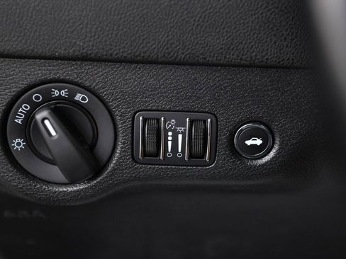 Used 2023 Dodge Charger SXT image 31