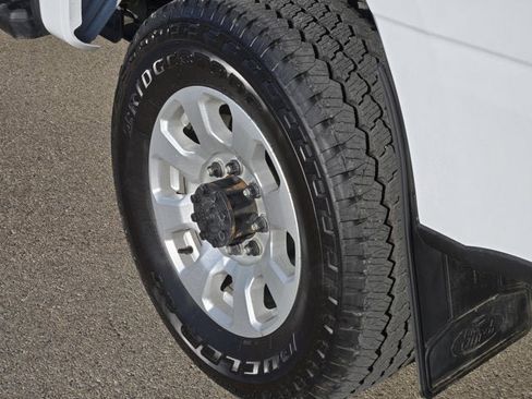 Used 2024 Ford F250 XLT w/ FX4 Off-Road Package image 18