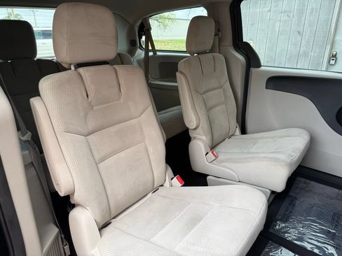 Used 2016 Dodge Grand Caravan SE w/ Quick Order Package 29E SE FWD image 20
