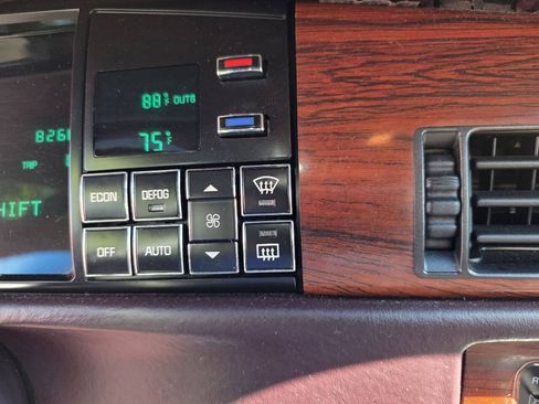 Used 1995 Cadillac De Ville Sedan FWD image 25
