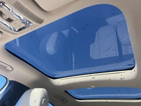 Used 2023 Mercedes-Benz GLA 250 4MATIC w/ Premium Package image 28