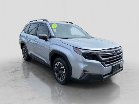 Certified 2025 Subaru Forester Premium AWD/4WD image 8