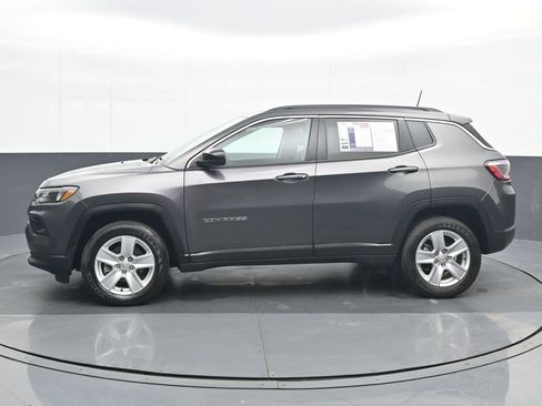 Used 2022 Jeep Compass Latitude w/ Convenience Group image 3