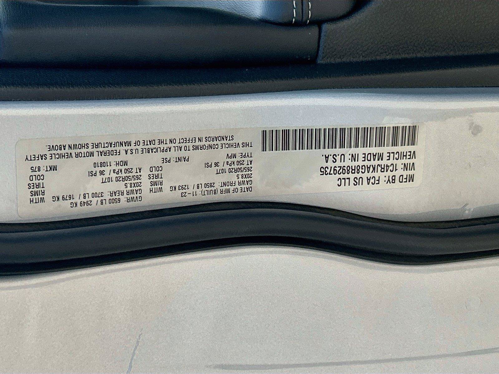 Used 2024 Jeep Grand Cherokee L Altitude AWD/4WD image 44