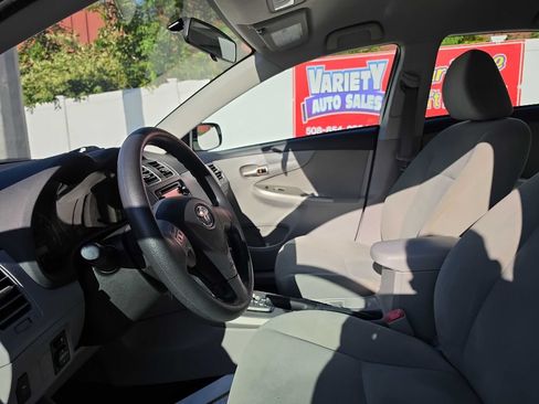 Used 2013 Toyota Corolla LE FWD image 15