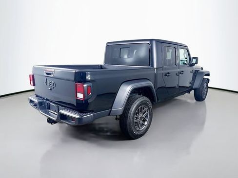 Used 2025 Jeep Gladiator Sport AWD/4WD image 7