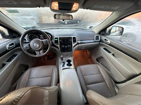 Used 2011 Jeep Grand Cherokee Laredo image 25