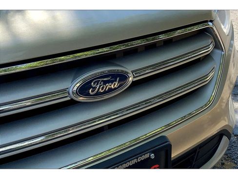 Used 2018 Ford Escape SEL image 30