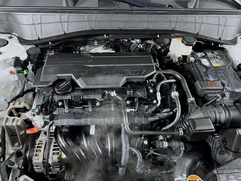 Certified 2024 Hyundai Kona SE image 28