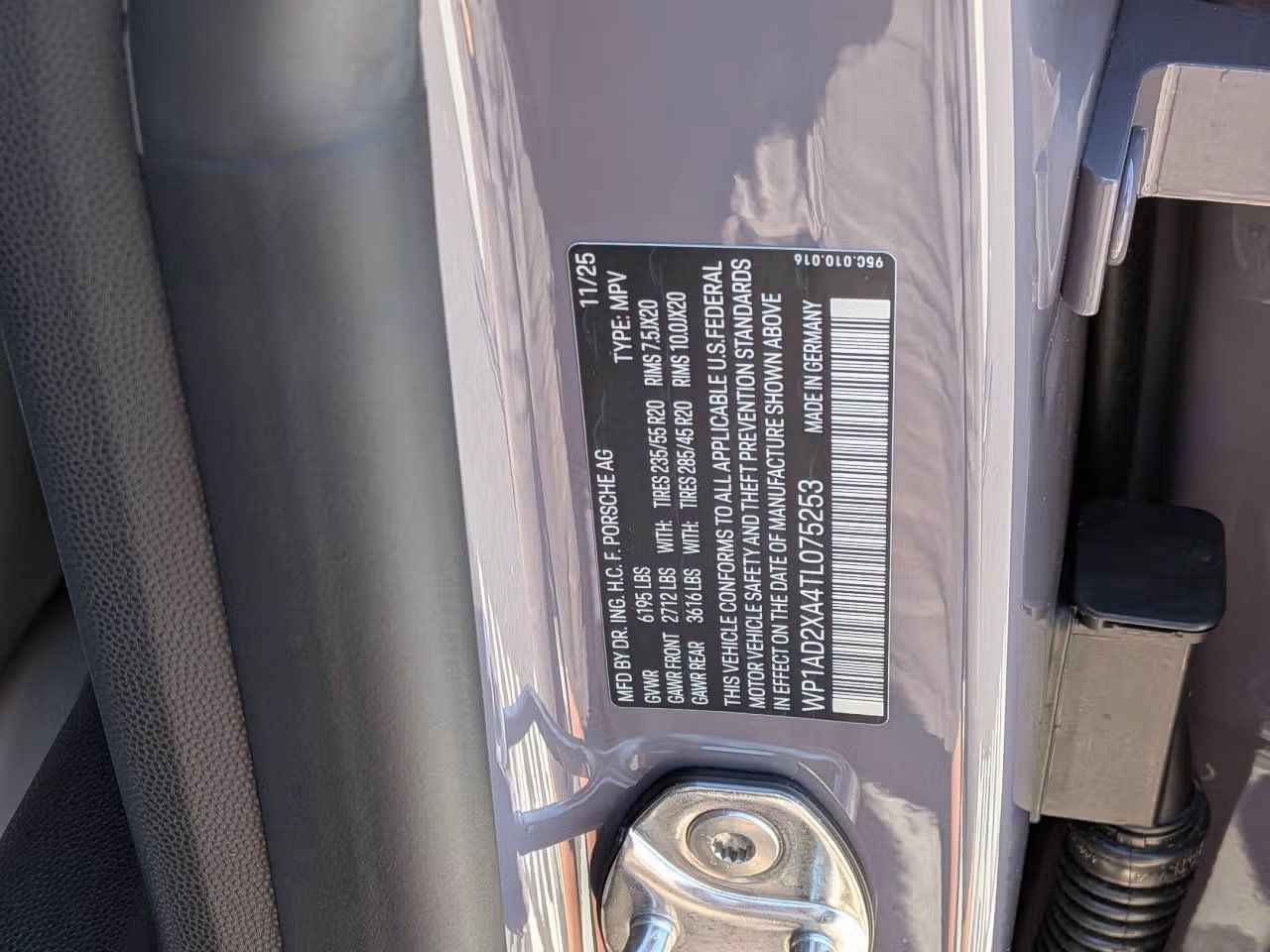 Certified 2026 Porsche Macan Electric RWD image 25