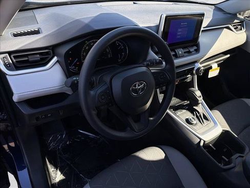Used 2025 Toyota RAV4 XLE AWD/4WD image 13