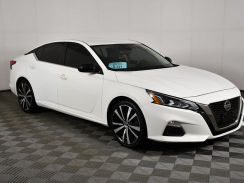 Used 2020 Nissan Altima 2.5 SR FWD image 4