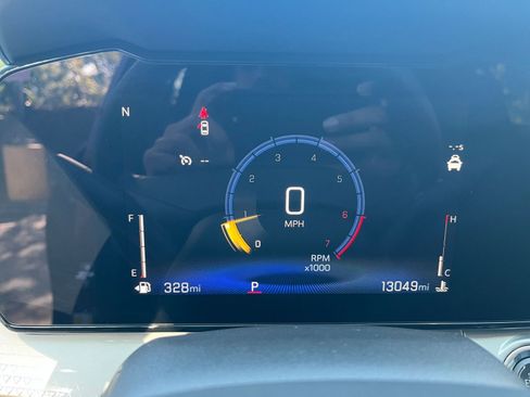 Used 2025 Chevrolet Trax LT image 38