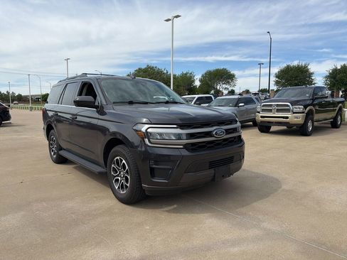 Used 2024 Ford Expedition XLT RWD image 1