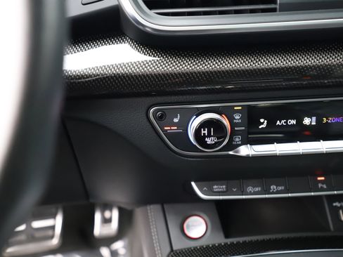 Used 2020 Audi SQ5 Premium Plus w/ Premium Plus Package image 26