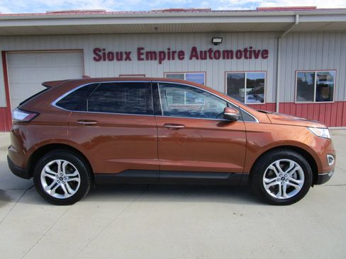Used 2017 Ford Edge Titanium w/ Equipment Group 302A AWD/4WD image 2