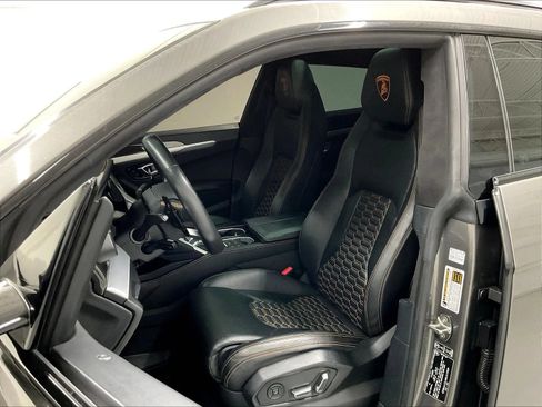 Used 2021 Lamborghini Urus AWD/4WD image 13
