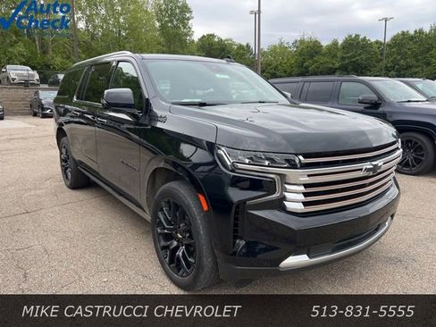 Used 2023 Chevrolet Suburban High Country w/ LPO, Illumination Package AWD/4WD image 2