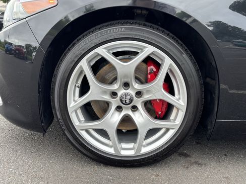Certified 2023 Alfa Romeo Giulia Ti AWD/4WD image 19