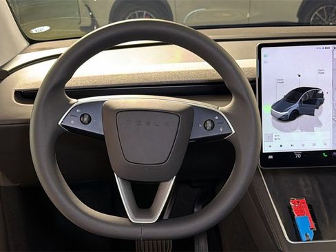 Used 2026 Tesla Model Y Long Range image 19