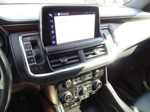 Used 2023 Chevrolet Suburban Z71 image 22