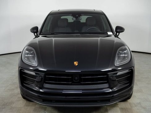 Certified 2025 Porsche Macan Base image 36
