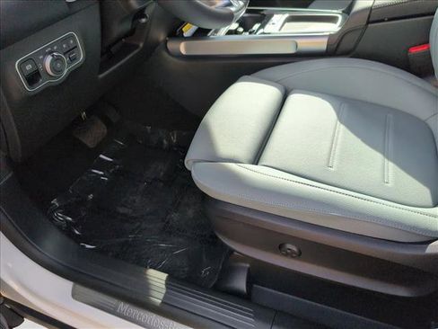 New 2026 Mercedes-Benz GLB 250 image 4