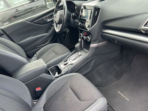 Used 2020 Subaru Forester Premium AWD/4WD image 17