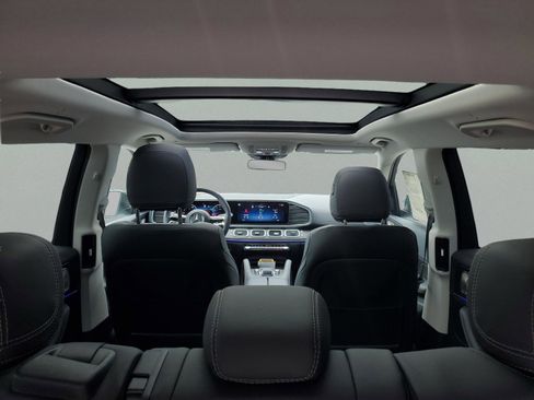 New 2026 Mercedes-Benz GLS 450 4MATIC image 9