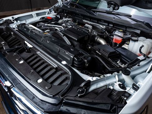 Used 2025 GMC Sierra 2500 SLT image 40