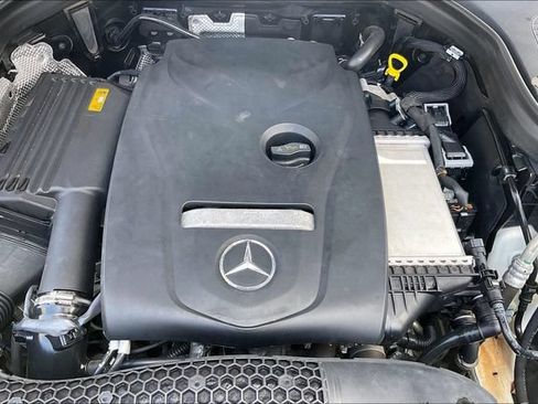Used 2019 Mercedes-Benz GLC 300 image 32