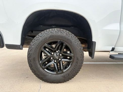Used 2024 Chevrolet Silverado 1500 LT Trail Boss w/ Protection Package AWD/4WD image 9