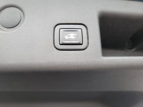 Used 2021 Chevrolet Equinox LT image 27