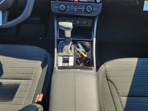 Used 2025 Hyundai Santa Cruz SE image 17