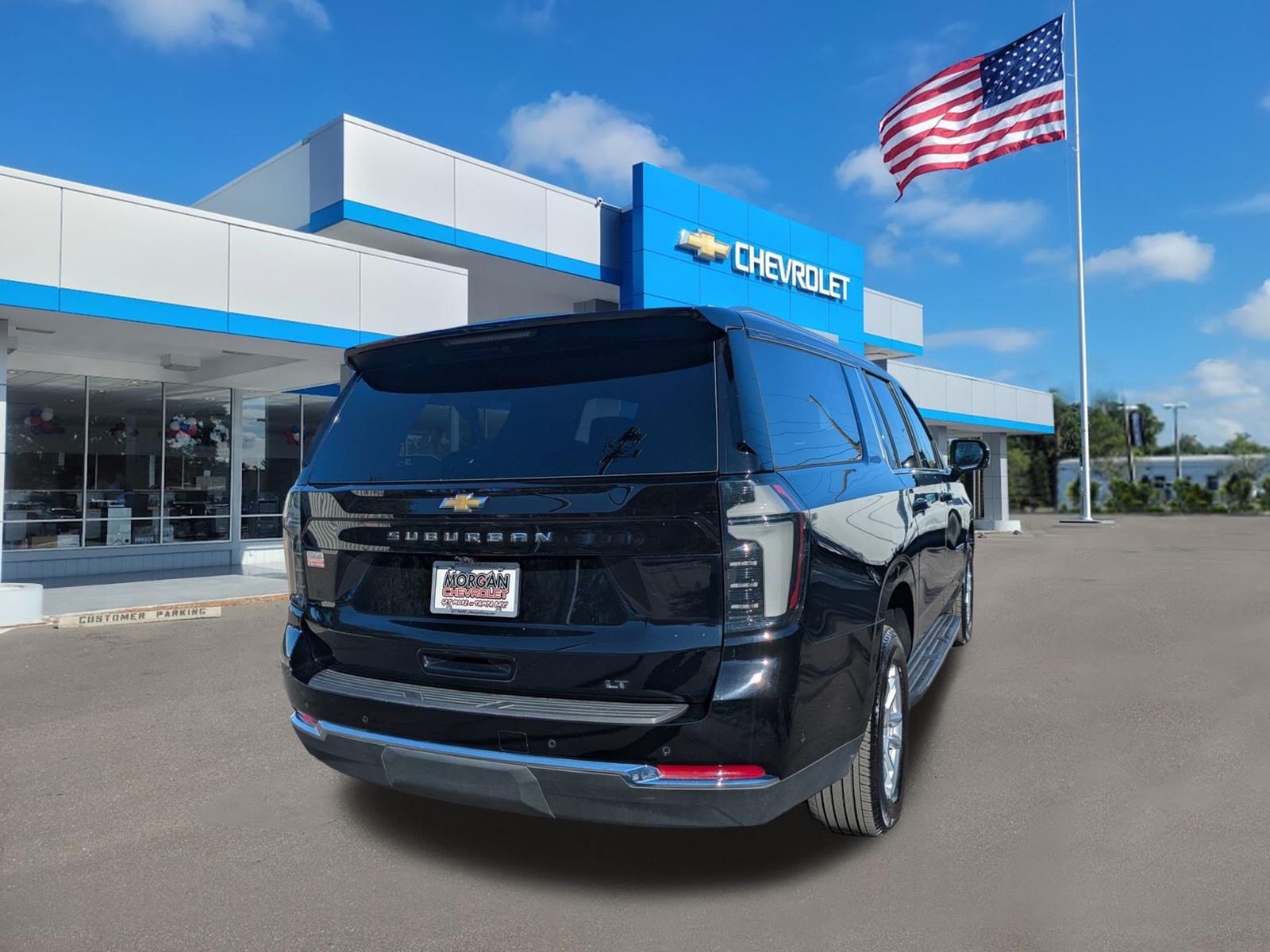 Used 2026 Chevrolet Suburban LT w/ Comfort Package AWD/4WD image 3
