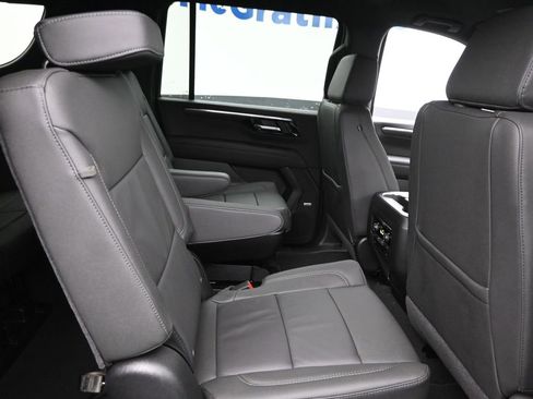 New 2026 Chevrolet Suburban LT w/ Comfort Package image 9