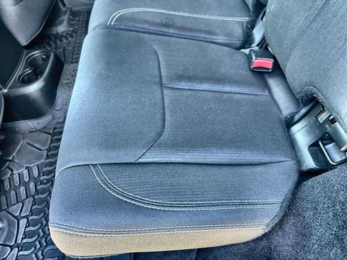 Used 2017 Jeep Wrangler Unlimited Sahara w/ Connectivity Group image 17