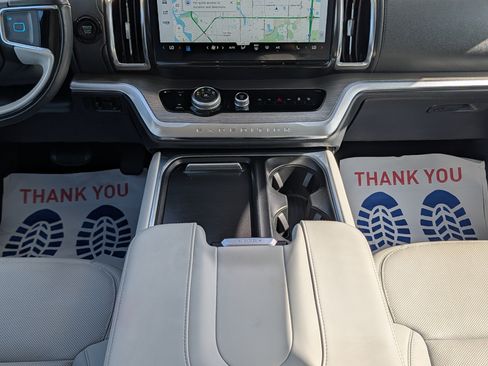 Certified 2025 Ford Expedition Platinum AWD/4WD image 24